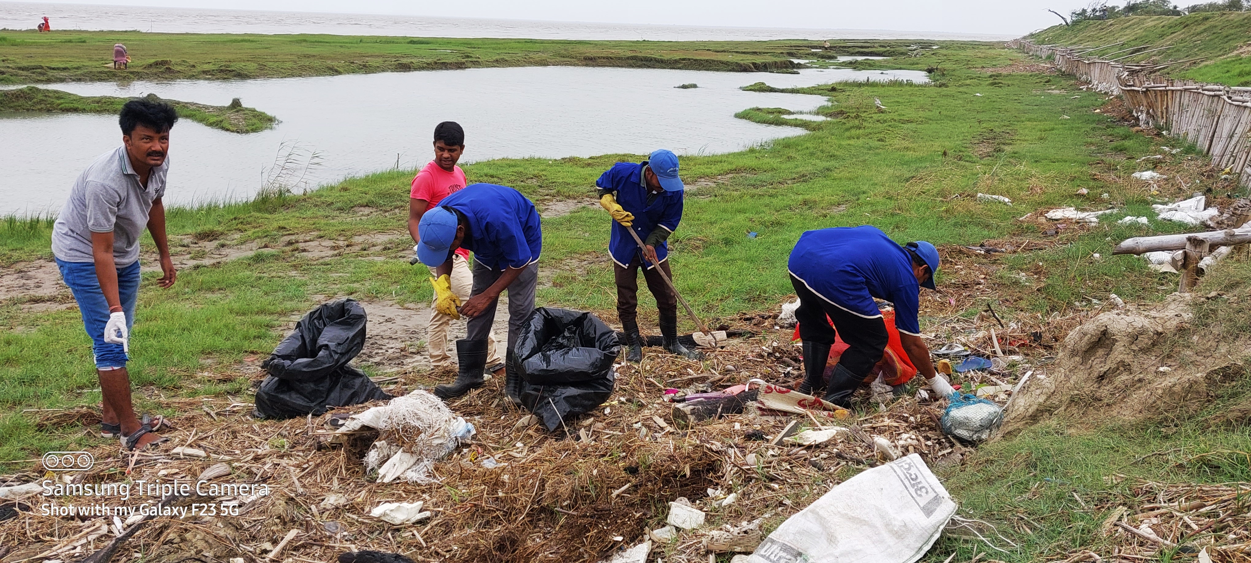 1728630691RIver bed cleaning (1).jpg